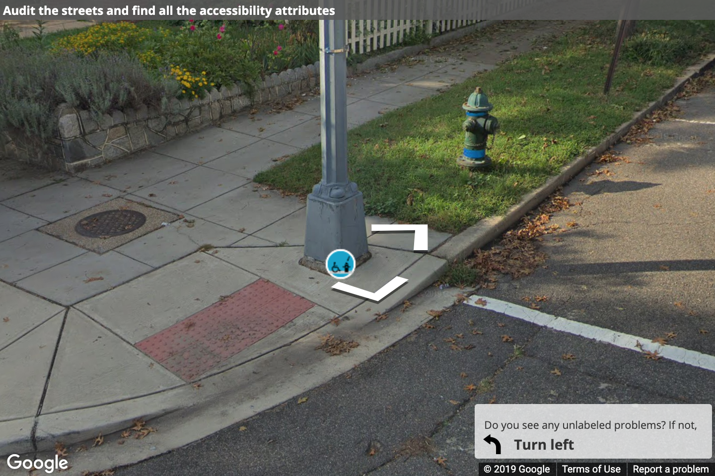 A label correctly placed at the base of an obstacle A Street View image of an obstacle with a label at its base